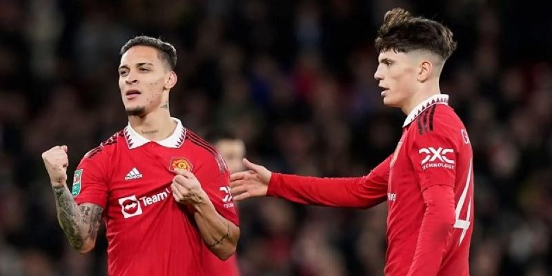 Ten Hag muốn đưa 2 học trò cũ về BayArena